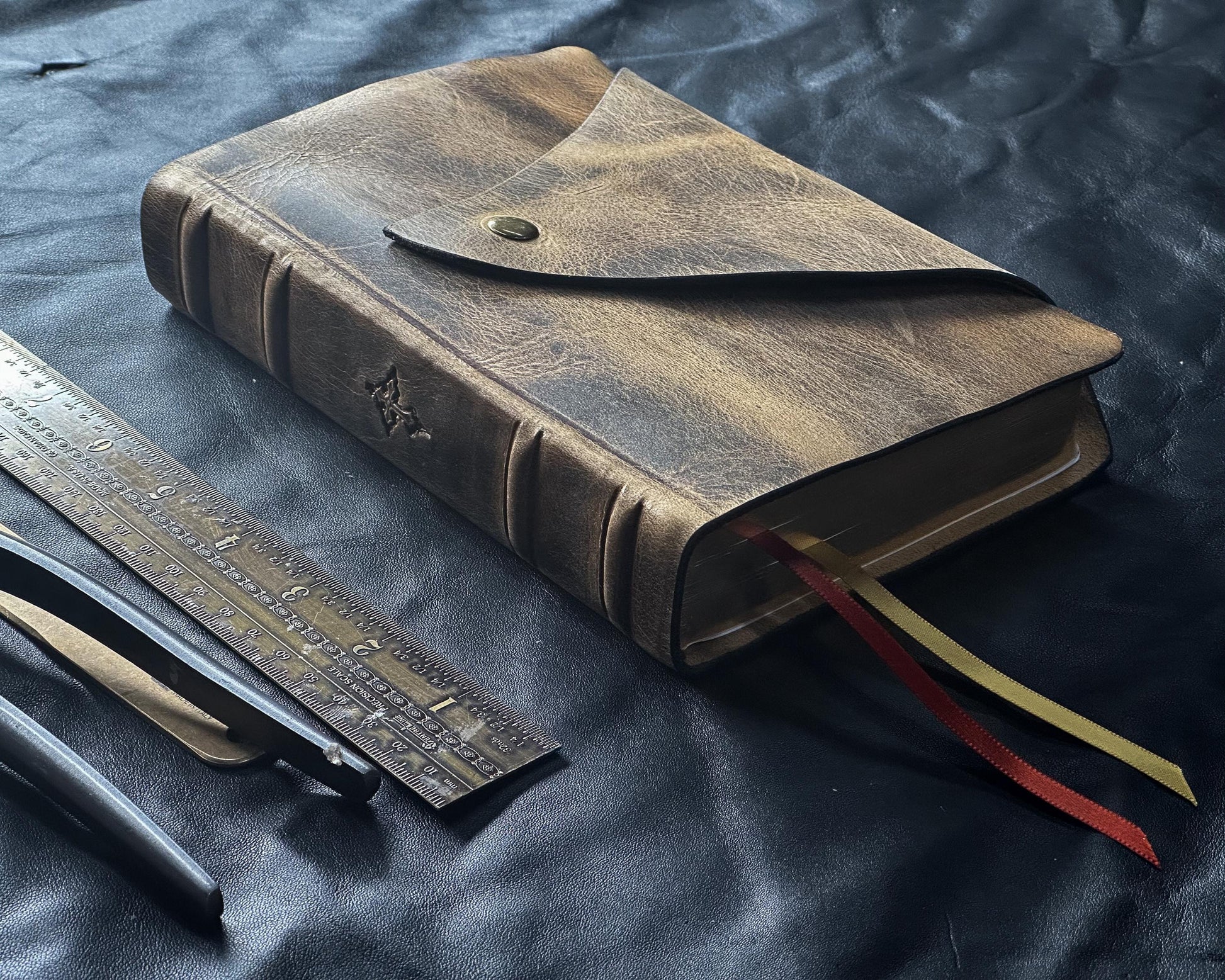 NASB 1995 Compact Large Print Bible - Full Grain Leather Magnetic Flap Cover