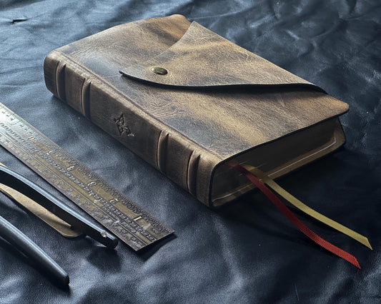 NASB 1995 Compact Large Print Bible - Full Grain Leather Magnetic Flap Cover